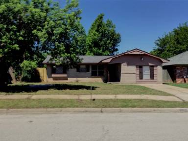 Main picture of 8905 S Linn Ave