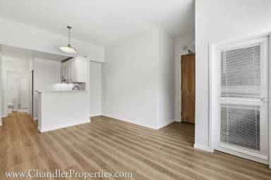 Main picture of 2450 Octavia St