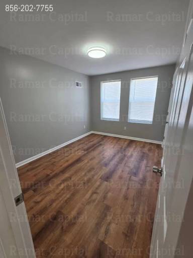 Main picture of 2754 Mickle St
