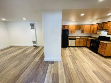 Main picture of 3590 Tamarack Ave