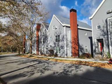Main picture of 67 S Clover St
