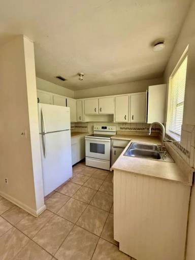 Main picture of 1053 Legay Ave