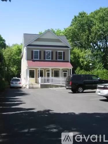 Main picture of 30 E Swamp Rd