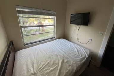 Main picture of 210 S Glenwood Ave