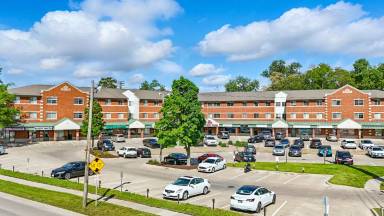 Main picture of 801 S Gilbert Ct
