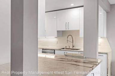 Main picture of 11818 Moorpark St