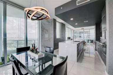Main picture of 900 Biscayne Bay Condos