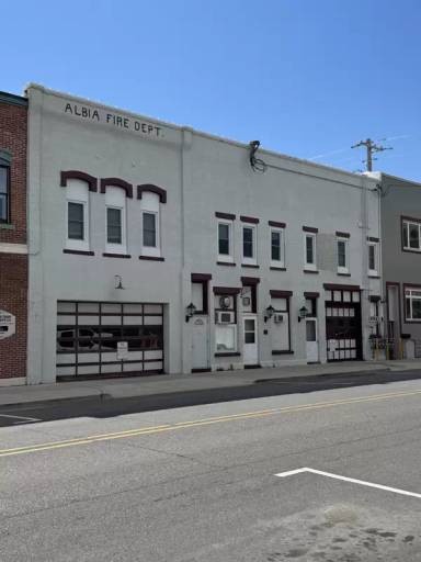Main picture of 18 N Main St