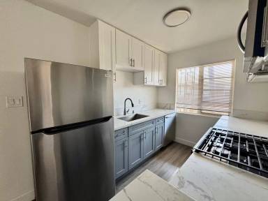 Main picture of 3956 Stevely Ave