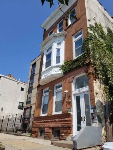 Main picture of 1507 W Girard Ave