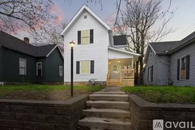 Main picture of 217 N G St