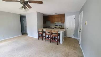 Main picture of 2328 W Vandalia Rd