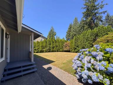Main picture of 8240 NE Seawind Ave