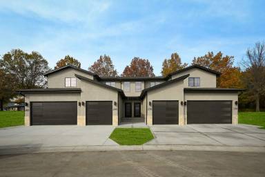 Main picture of 222 Sumac Rd