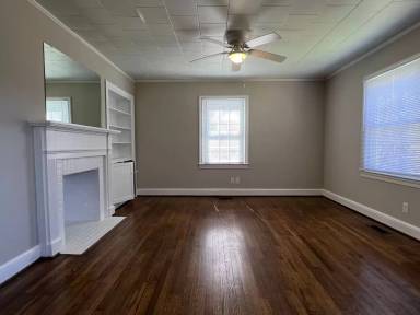 Main picture of 111 Hilltop St
