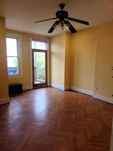 Main picture of 2822 Saint Paul St