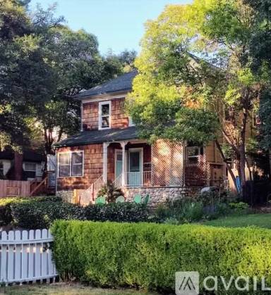 Main picture of 174 Pine St