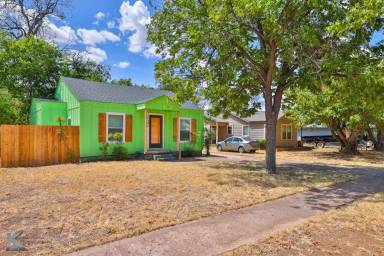 Main picture of 1734 Oak St
