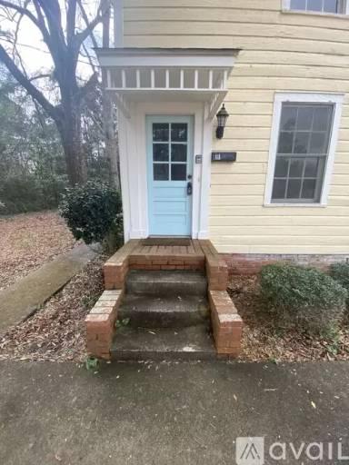 Main picture of 206 E Calhoun St