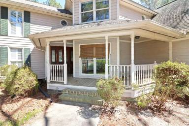 Main picture of 537 Edinboro Dr