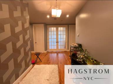 Main picture of 679 Grand St