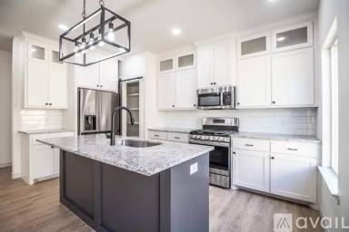 Main picture of 2115 20th St