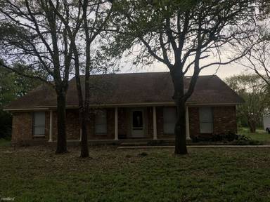 Main picture of 14875 Live Oak St
