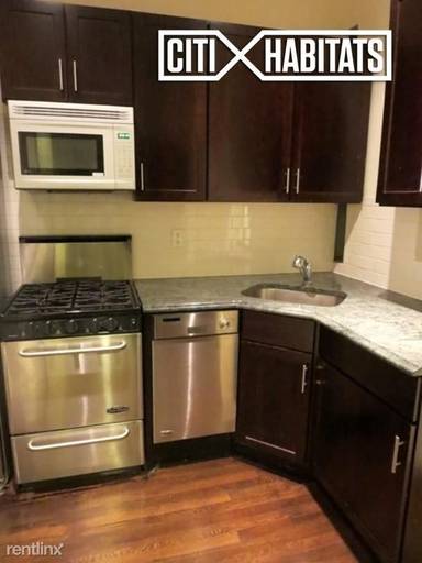 Main picture of 411 E 82nd St