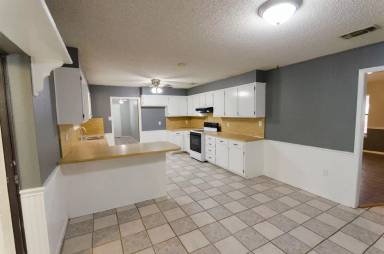 Main picture of 122 Loch Lomond Rd
