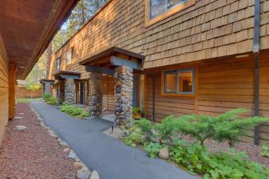 Main picture of 120 Country Club Dr