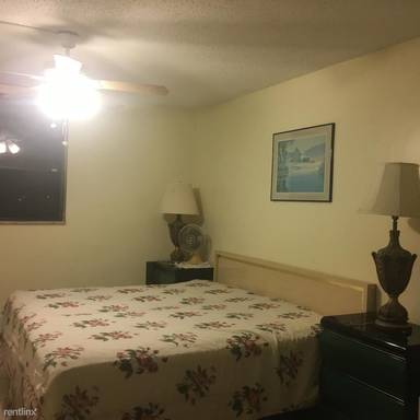 Main picture of 920 NE 169th St