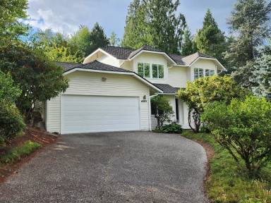 Main picture of 4227 212th Ave NE