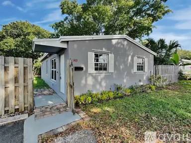 Main picture of 1411 N 70th Ter