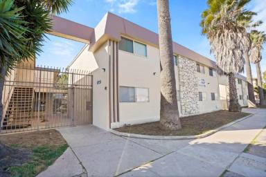 Main picture of 330 W 223rd St