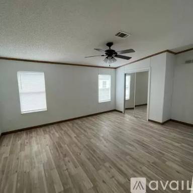 Main picture of 47 N Krome Ave