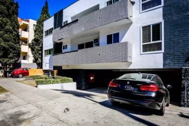 Main picture of 514 S Mariposa Ave