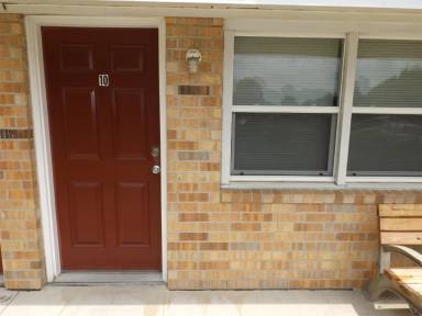 Main picture of 860 N Lincoln St