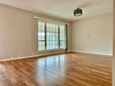 Main picture of 2101 Fountain View Dr