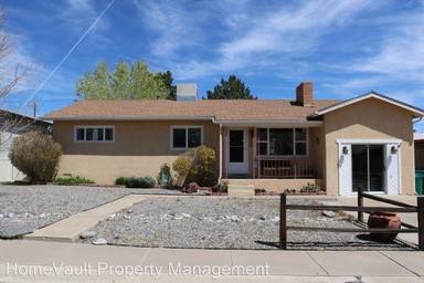 Main picture of 1506 N Carlton Ave