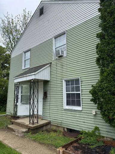 Main picture of 378 N Roosevelt Ave