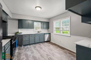 Main picture of 5242 Jersey Ave N