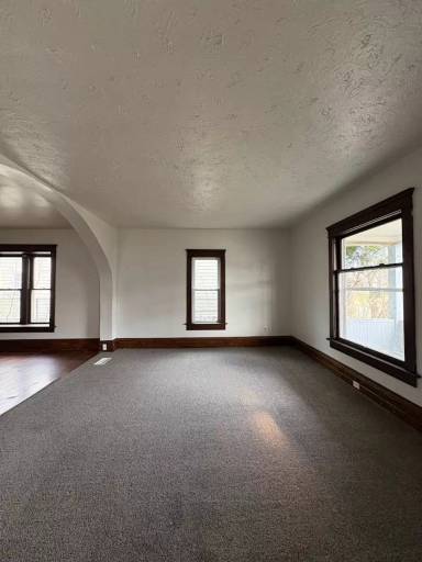 Main picture of 516 Schiller Ave