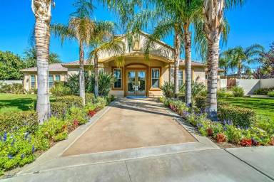 Main picture of 601 Jasmine Parke Dr