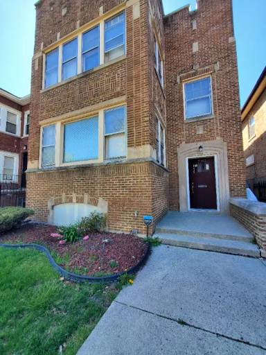 Main picture of 7942 S Loomis Blvd