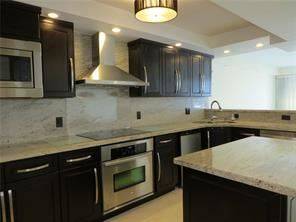 Main picture of Commodore Condominium