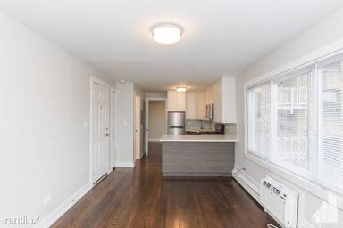 Main picture of 5952 N Winthrop Ave