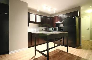 Main picture of 182 W Randolph St