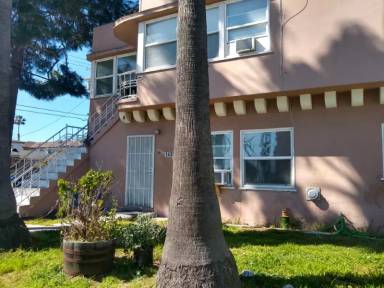 Main picture of 1439 S Palos Verdes St