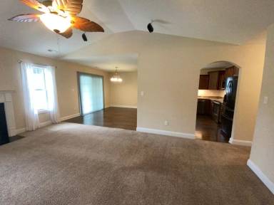 Main picture of 214 Sailor St