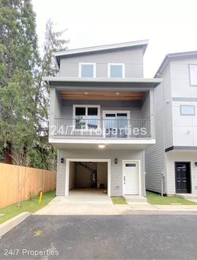 Main picture of 3831 SE 92nd Ave